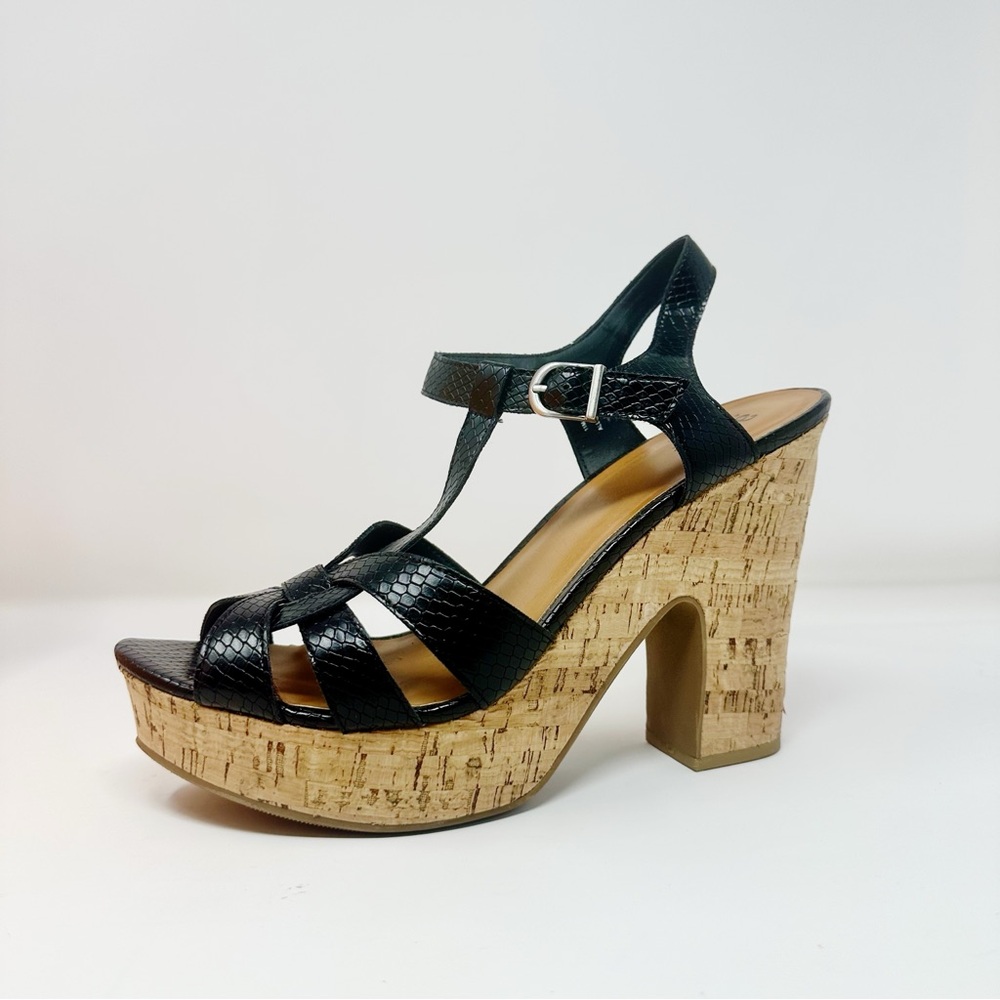 EUC Women’s Size 11 Black High Heel Platform Sandal